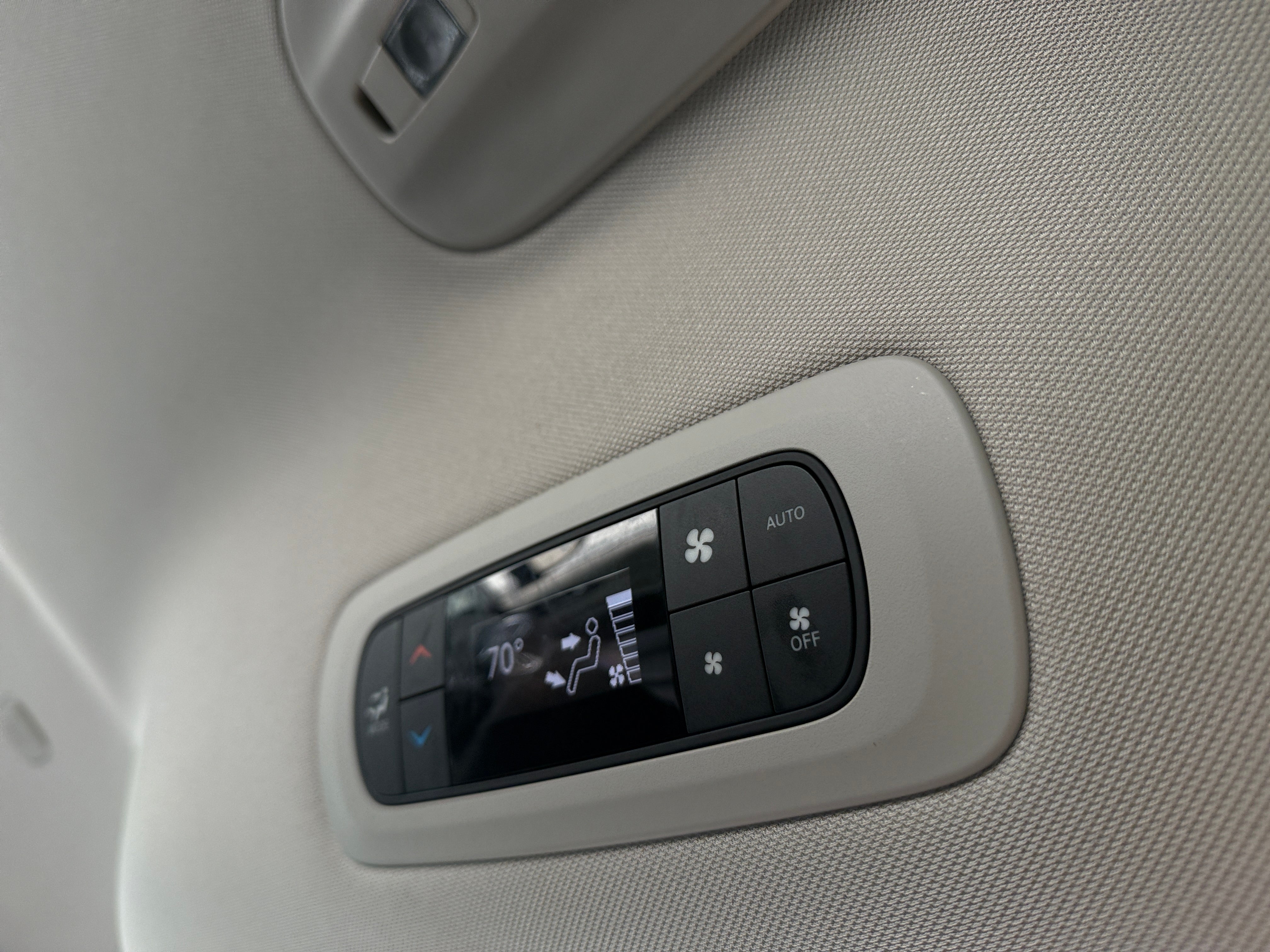 chrysler pacifica phev 2024 2C4RC1S73RR141761 image chrysler pacifica phev 2024 2C4RC1S73RR141761 image
